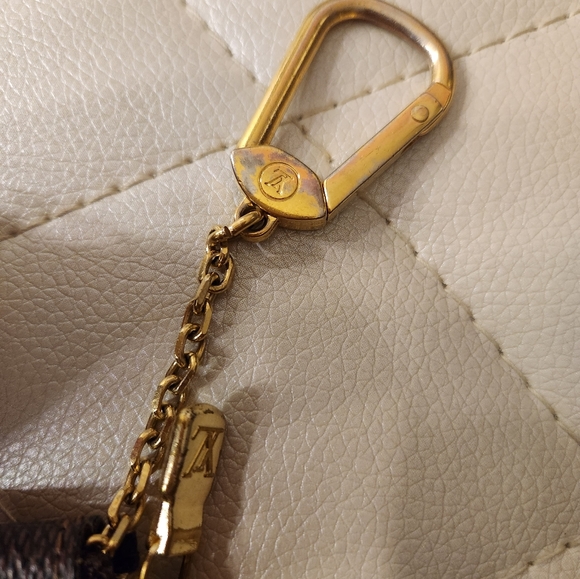 Louis Vuitton Key Pouch - Picture 3 of 3